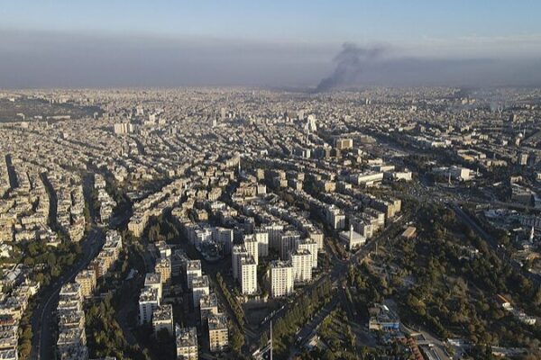 Syria’s Crisis: Unpacking the Past, Eyeing the Future 🌍✊ Syria_s_Crisis__Unpacking_the_Past__Eyeing_the_Future___