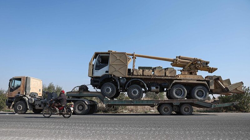 Syrian_Army_Denies_Withdrawal_Near_Damascus_Amid_Rebel_Advances - 🌍NewspaperAmigo – Your Global News Buddy 🗞️ Syrian_Army_Denies_Withdrawal_Near_Damascus_Amid_Rebel_Advances