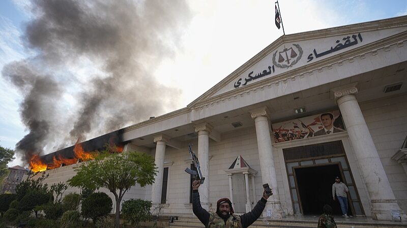 Syrian_Opposition_Seizes_Capital_as_Assad_Exits___