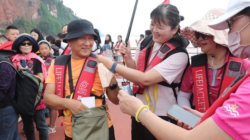 Taiwan_Compatriots__Mainland_Visits_Surge_70__in_2023___