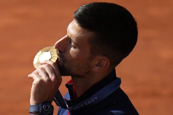 🏆 Tears & Triumph: 2024’s Biggest Sports Moments 🌟 __Tears___Triumph__2024_s_Biggest_Sports_Moments__