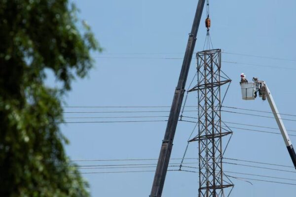 Texas Power Outages Persist After Severe Storms ⚡🌀 Texas_Power_Outages_Persist_After_Severe_Storms___