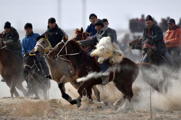 Thrilling_Traditional_Sports_Festival_Lights_Up_Xinjiang___