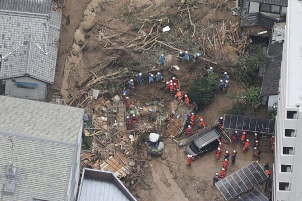 Tragedy Strikes Western Japan: 3 Missing After Massive Landslide 🌧️🏔️ Tragedy_Strikes_Western_Japan__3_Missing_After_Massive_Landslide_____