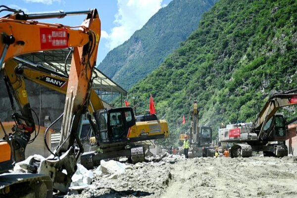 Tragic Flash Flood and Mudslide in Southwest China Claims 10 Lives Tragic_Flash_Flood_and_Mudslide_in_Southwest_China_Claims_10_Lives