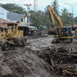 Tragic_Weekend__Indonesia_Floods_Claim_52_Lives__17_Still_Missing