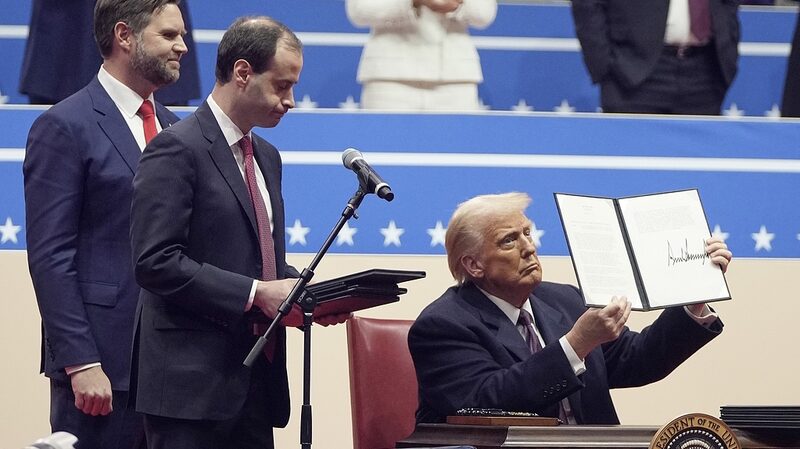 Trump_2_0_Era_Sparks_New_Climate_Policy_Uncertainty__ - 🌍NewspaperAmigo – Your Global News Buddy 🗞️ Trump_2_0_Era_Sparks_New_Climate_Policy_Uncertainty__