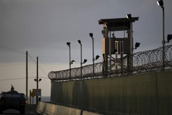 Trump Plans Guantanamo Facility for 30,000 Migrants 🌐🚨 Trump_Plans_Guantanamo_Facility_for_30_000_Migrants___