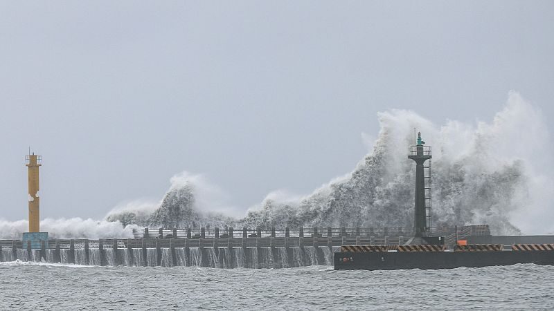 Typhoon_Gaemi_Ravages_Taiwan_Region__3_Dead__380_Injured____