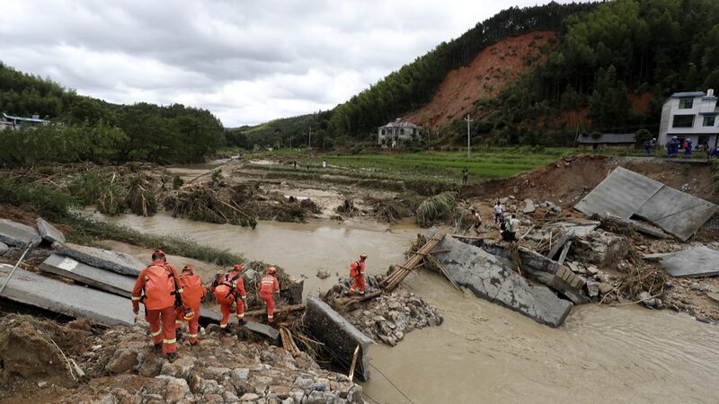 Typhoon_Gaemi_Strikes_Hunan__Millions_Affected_by_Heavy_Rains_and_Power_Outages_____ video poster
