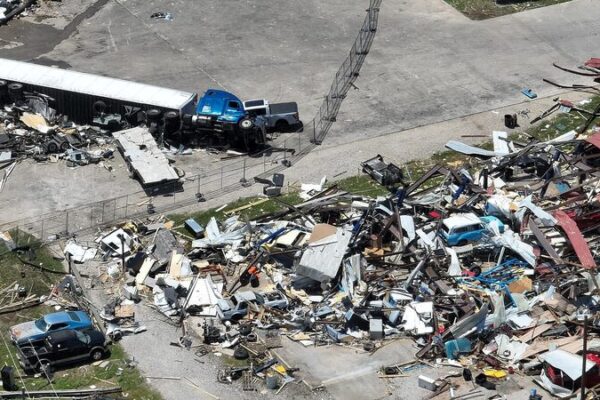 U.S. Storms Claim 21 Lives Over Memorial Day Weekend 🌪️ U_S__Storms_Claim_21_Lives_Over_Memorial_Day_Weekend___