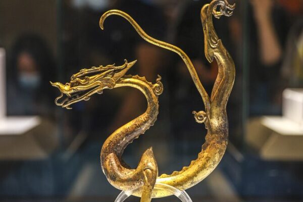 Unveiling China’s Mythic ‘Loong’: From Ancient Symbols to Zodiac Stardom 🐉✨ Unveiling_China_s_Mythic__Loong___From_Ancient_Symbols_to_Zodiac_Stardom___