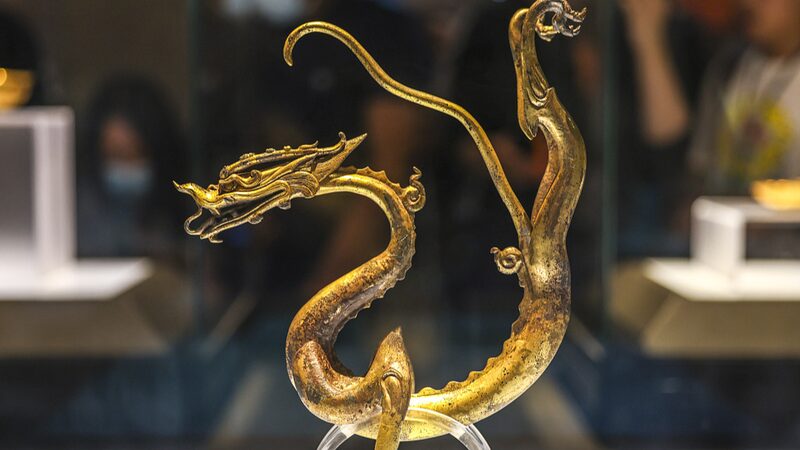 Unveiling_China_s_Mythic__Loong___From_Ancient_Symbols_to_Zodiac_Stardom___