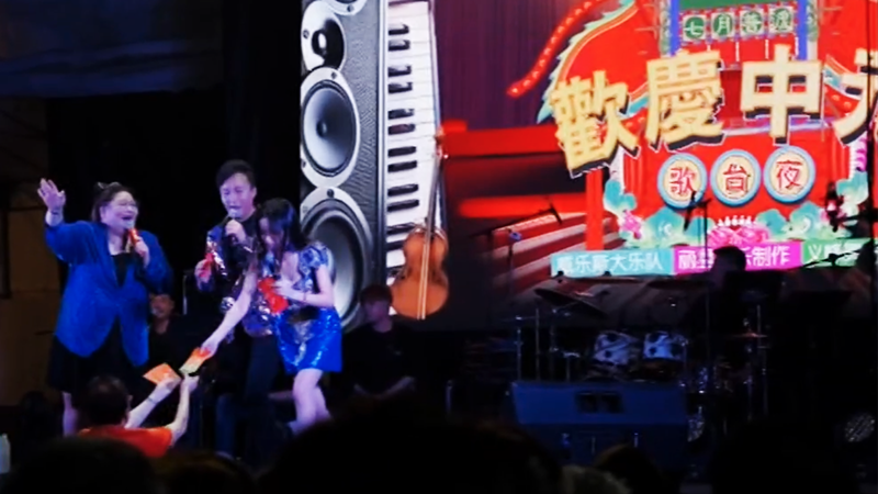 Vibrant_Getai_Shows_Light_Up_Singapore_s_Hungry_Ghost_Festival____poster - 🌍NewspaperAmigo – Your Global News Buddy 🗞️ Vibrant_Getai_Shows_Light_Up_Singapore_s_Hungry_Ghost_Festival___ video poster