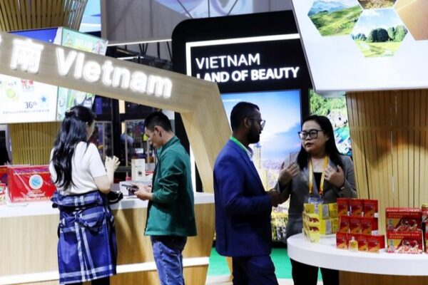 Vietnam Leaderโs China Visit Sparks Trade Ambitions ๐๐ค Vietnam_Leader_s_China_Visit_Sparks_Trade_Ambitions___