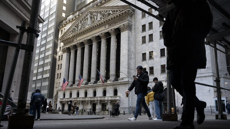 Wall_Street_Dips_as_Tariff_Fears_Shake_Markets___ - 🌍NewspaperAmigo – Your Global News Buddy 🗞️ Wall_Street_Dips_as_Tariff_Fears_Shake_Markets___