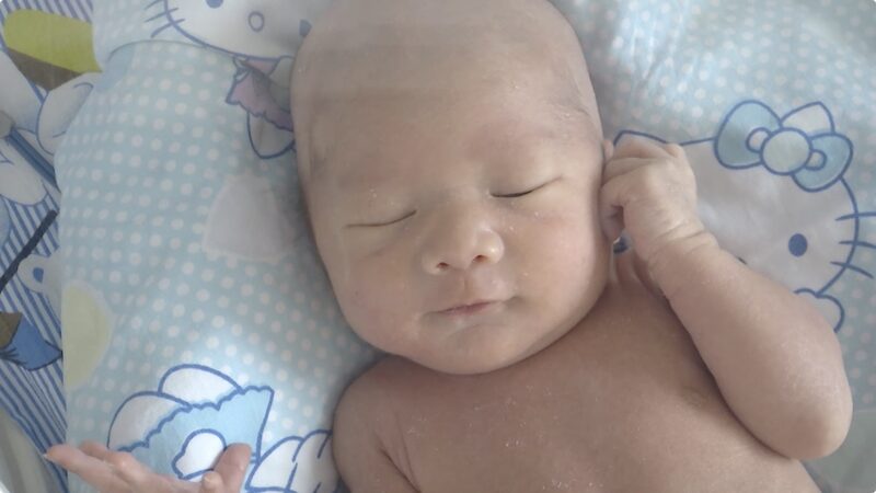 Welcome_Baby_Zhuangzhuang__A_New_Life_Amid_COVID_19_Challenges____poster - 🌍NewspaperAmigo – Your Global News Buddy 🗞️ Welcome_Baby_Zhuangzhuang__A_New_Life_Amid_COVID_19_Challenges___ video poster