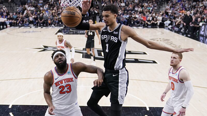 Wemby_Makes_NBA_History_with_Stellar_Rookie_Performance___ - 🌍NewspaperAmigo – Your Global News Buddy 🗞️ Wemby_Makes_NBA_History_with_Stellar_Rookie_Performance___