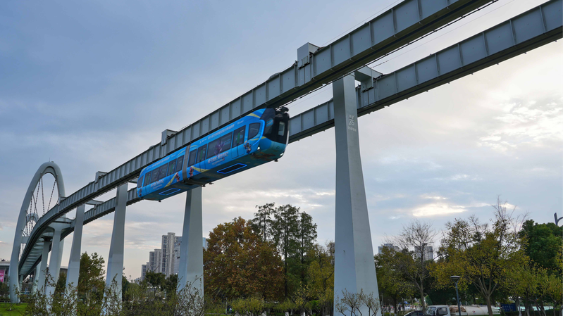 Wuhan_s_Sky_Train__Glide_Above_the_City_on_a_Transparent_Floor____
