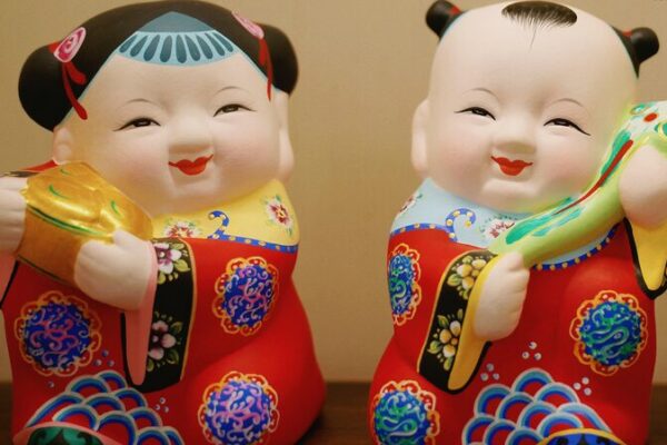 Wuxi’s 400-Year-Old Clay Figurines Bring Joy to Tourists 🌟🎨 Wuxi_s_400_Year_Old_Clay_Figurines_Bring_Joy_to_Tourists___