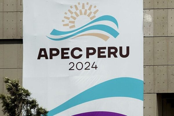 Xi Jinping Joins Global Leaders at APEC Summit in Lima 🌐✨ Xi_Jinping_Joins_Global_Leaders_at_APEC_Summit_in_Lima___ video poster