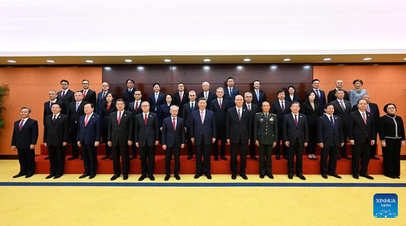 Xi_Jinping_Meets_Macao_SAR_s_New_Officials__A_Fresh_Start_for_Governance__