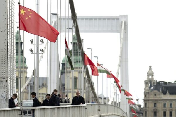 Xi Jinping’s State Visit to Hungary: Strengthening China-Europe Ties 🌍🤝 Xi_Jinping_s_State_Visit_to_Hungary__Strengthening_China_Europe_Ties___ video poster