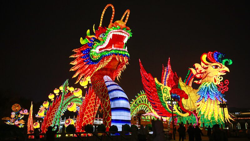 Xi_an_Lantern_Festival_Lights_Up_Year_of_the_Dragon_Celebrations___