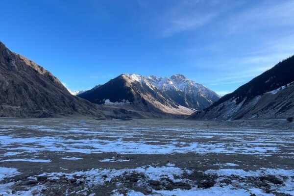 Xinjiang Thrives: Prosperity & Culture in China’s West 🌄✈️ Xinjiang_Thrives__Prosperity___Culture_in_China_s_West____