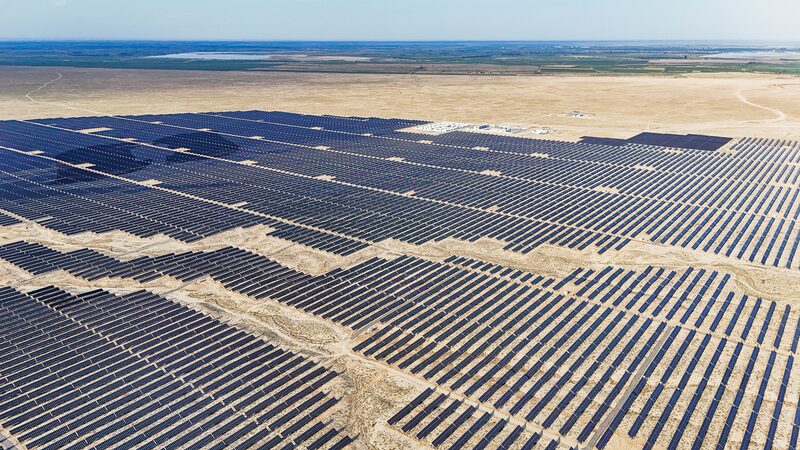 Xinjiang_s_Renewable_Energy_Capacity_Soars_by_103__in_First_Half___