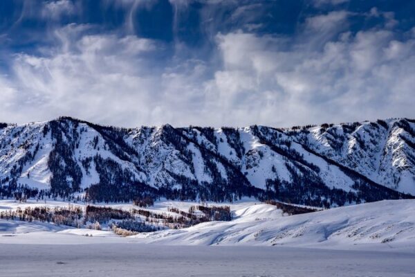 Xinjiang’s Stunning Landscapes: Nature’s Masterpiece in NW China 🌄 Xinjiang_s_Stunning_Landscapes__Nature_s_Masterpiece_in_NW_China__