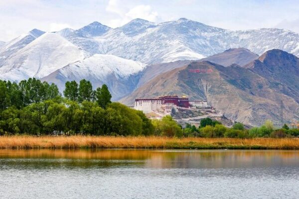 Xizang’s 30-Year Transformation: How Nationwide Support Shaped Progress 🌄✨ Xizang_s_30_Year_Transformation__How_Nationwide_Support_Shaped_Progress___