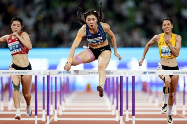 Xu Zhuoyi Hurdles to Victory at National Championships 🏃♂️🥇 Xu_Zhuoyi_Hurdles_to_Victory_at_National_Championships_____