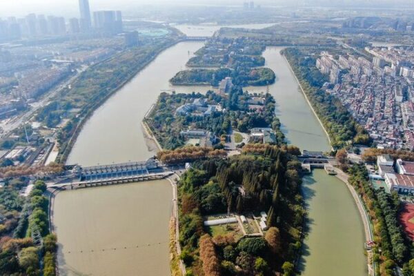 Yangtze River Delta: Driving China’s Dual Circulation Strategy 🚄🌱 Yangtze_River_Delta__Driving_China_s_Dual_Circulation_Strategy___
