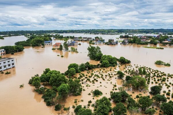 Yangtze River Faces Third Flood of 2024 Amid Typhoon Gaemi 🌊🌪️ Yangtze_River_Faces_Third_Flood_of_2024_Amid_Typhoon_Gaemi____