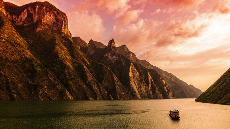 Yangtze_River_Shines_with_Improved_Water_Quality_in_2023___