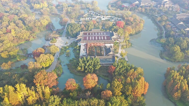 Yangzhou_s_Slender_West_Lake_Dazzles_in_Winter_Mist___