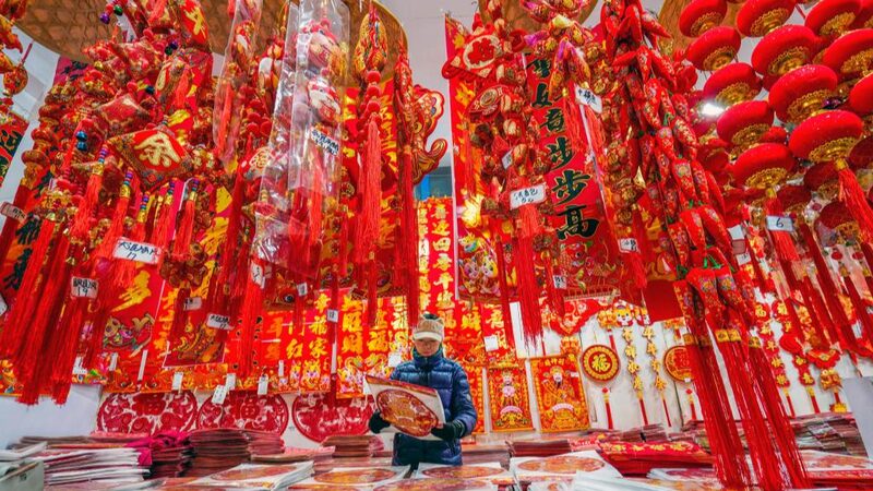 Year of the Dragon Roars: Spring Festival Bridges Cultures Worldwide 🐉🌏 Year_of_the_Dragon_Roars__Spring_Festival_Bridges_Cultures_Worldwide___
