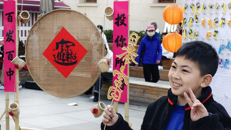 Year_of_the_Snake__Wuhan_s_Guiyuan_Temple_Fair_Attracts_300K_Visitors___