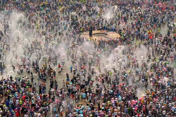 Yunnan’s Water-Splashing Festival: Joy, Lanterns, and Cultural Pride 🌊✨ Yunnan_s_Water_Splashing_Festival__Joy__Lanterns__and_Cultural_Pride___ video poster