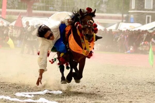 Yushu Horse Racing Fest Wows Crowds in Northwest China 🏇🌄 Yushu_Horse_Racing_Fest_Wows_Crowds_in_Northwest_China___