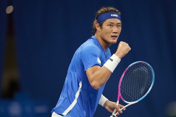 Zhang_Zhizhen_Powers_Through_Hangzhou_Open_Comeback____