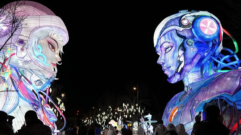Zigong_Lanterns_Illuminate_Beijing_s_New_Year_Celebrations___