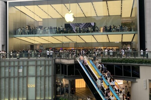 📈 iPhone Sales Surge 20% in China Amid Huawei Rivalry | #TechTrends __iPhone_Sales_Surge_20__in_China_Amid_Huawei_Rivalry____TechTrends