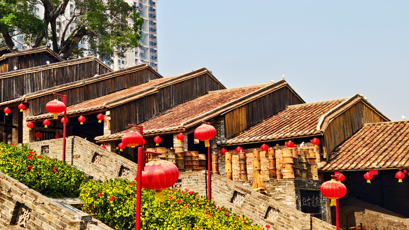 🔥 500-Year-Old Kiln Still Firing Up in Foshan! 🏺✨