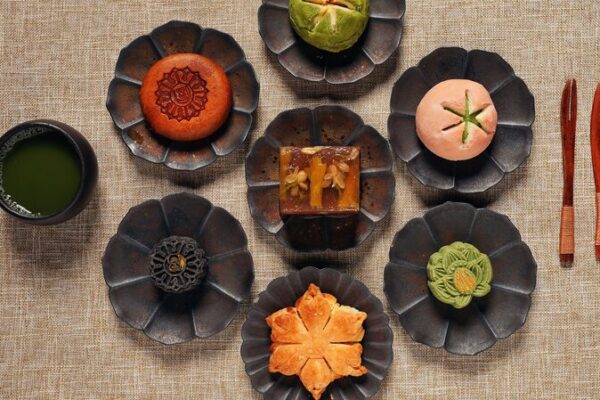 Ancient Art Meets Modern Dessert in China’s Yungang Grottoes 🎨🍰 Ancient Art Meets Modern Dessert in China’s Yungang Grottoes 🎨🍰