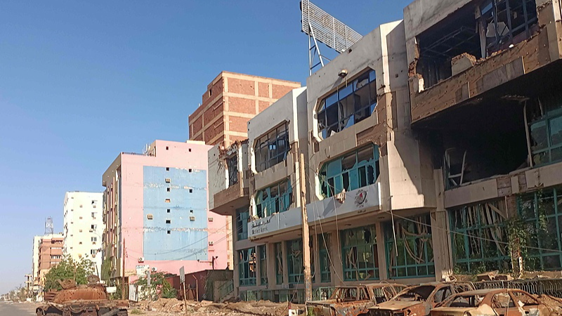 8LASUVGG17LHDU5U4UIK - 🌍NewspaperAmigo – Your Global News Buddy 🗞️ Sudan Army Chief Vows ‘No Retreat’ in Fight Against Paramilitaries 💥🔥