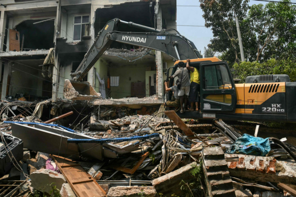 China Sends πͺ 100M Yuan Aid to Myanmar After Earthquake China Sends πͺ 100M Yuan Aid to Myanmar After Earthquake