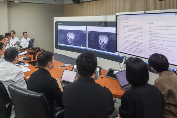 AI Revolutionizes Healthcare in China: A Peek Into Shenzhen’s Smart Hospitals 🏥💡 AI_Revolutionizes_Healthcare_in_China__A_Peek_Into_Shenzhen_s_Smart_Hospitals___