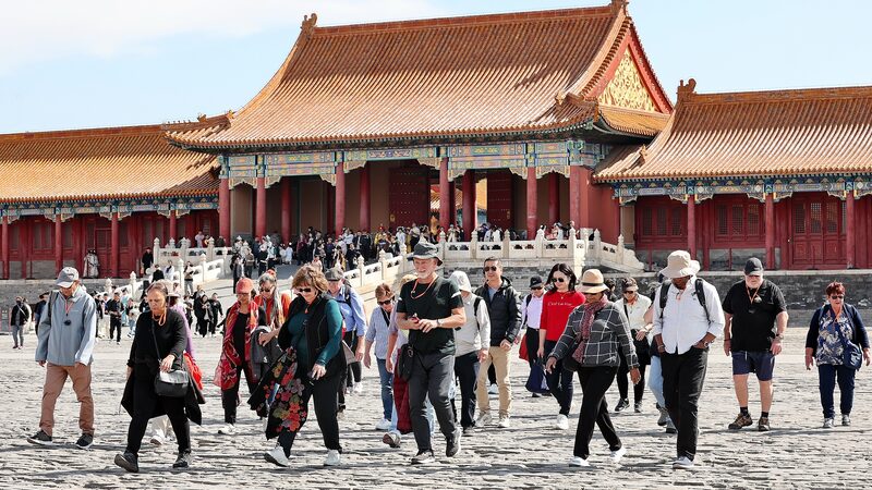 China Sees Tourist Boom 🚀 Visa-Free Policy Fuels 35% Visitor Spike